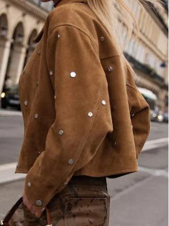 Veste rétro marron en faux daim à col et détails cloutés 