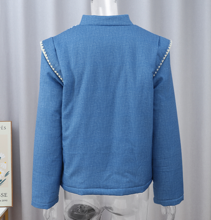 Veste fine à manches volantées et col montant brodée de fleurs