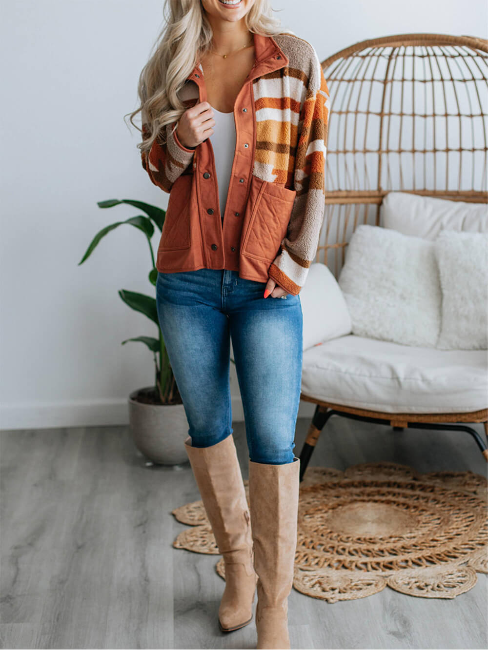 Manteau de fourrure contrasté à rayures