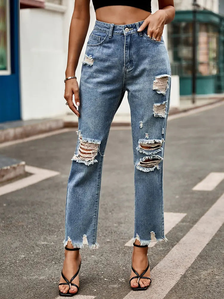 Jean court slim effiloché tendance