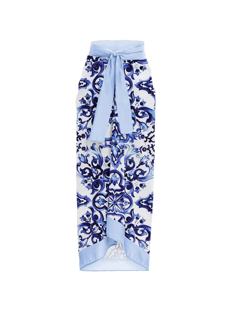 Bikini une pièce bleu avec application faite à la main