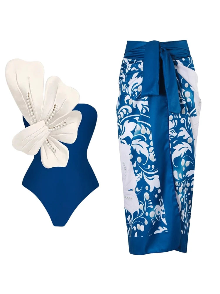 Ensemble maillot de bain bleu avec perles et détails floraux