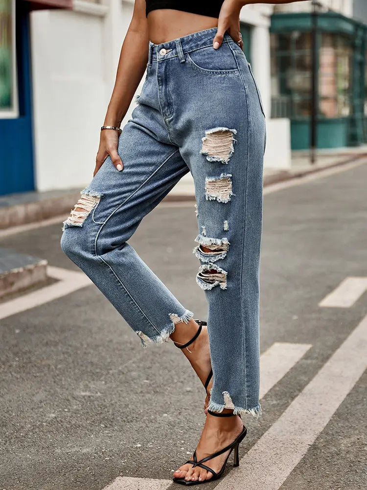 Jean court slim effiloché tendance