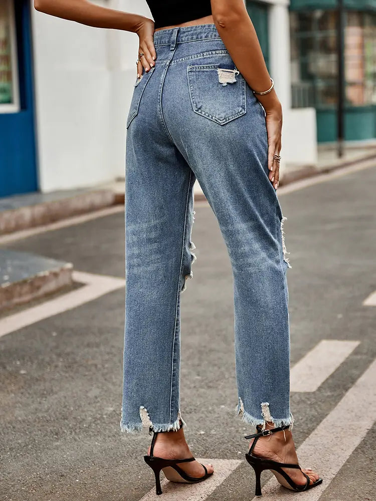 Jean court slim effiloché tendance
