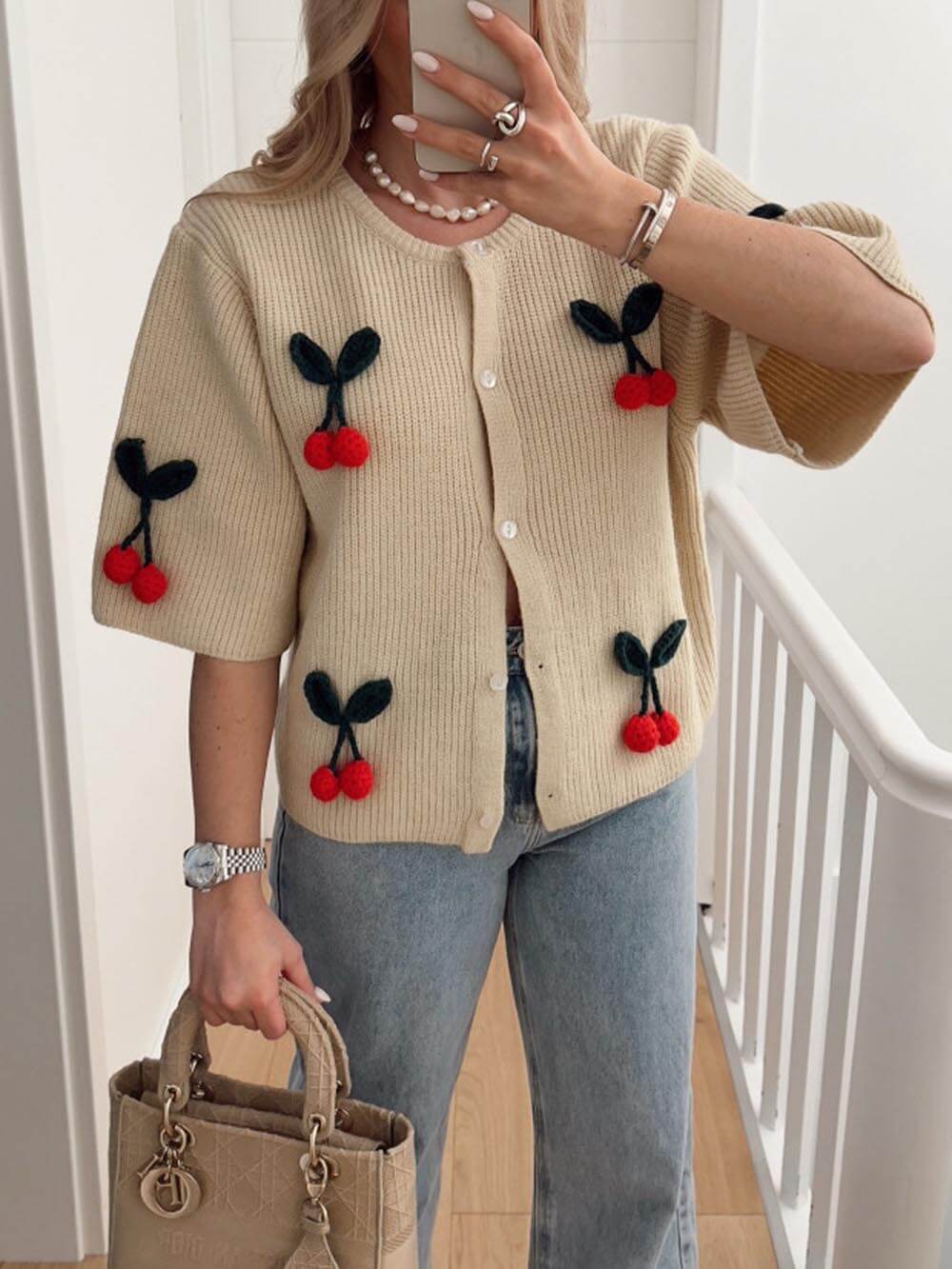 Gilet cardigan mignon à col en V avec décoration de cerises