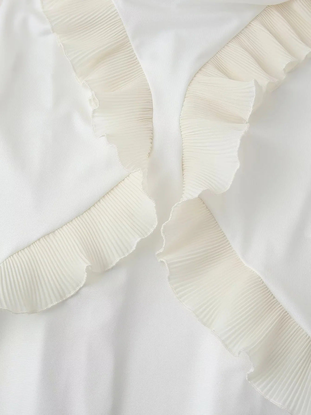 Robe maxi plissée à volants et fente