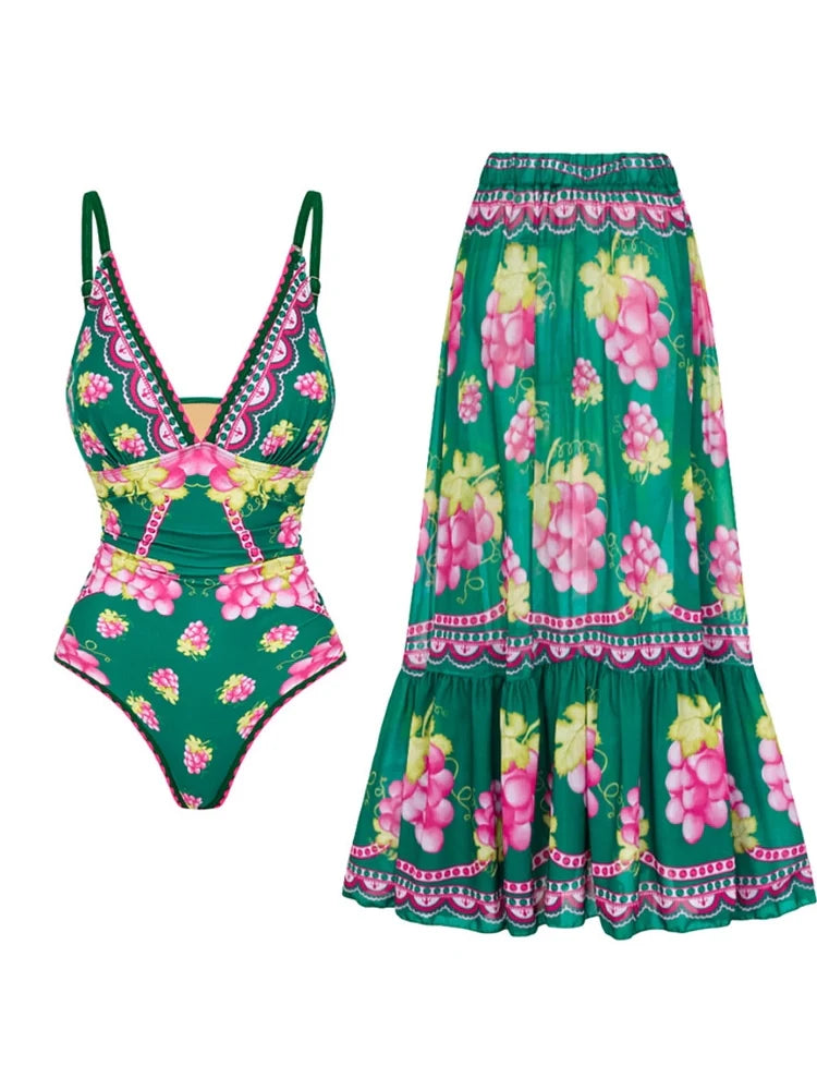 Ensemble maillot de bain une robe maxi à décolleté plongeant et ensemble de maillot de bain