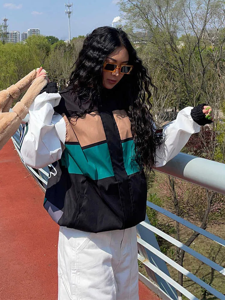 Trench-coat ample à manches longues et blocs de couleur